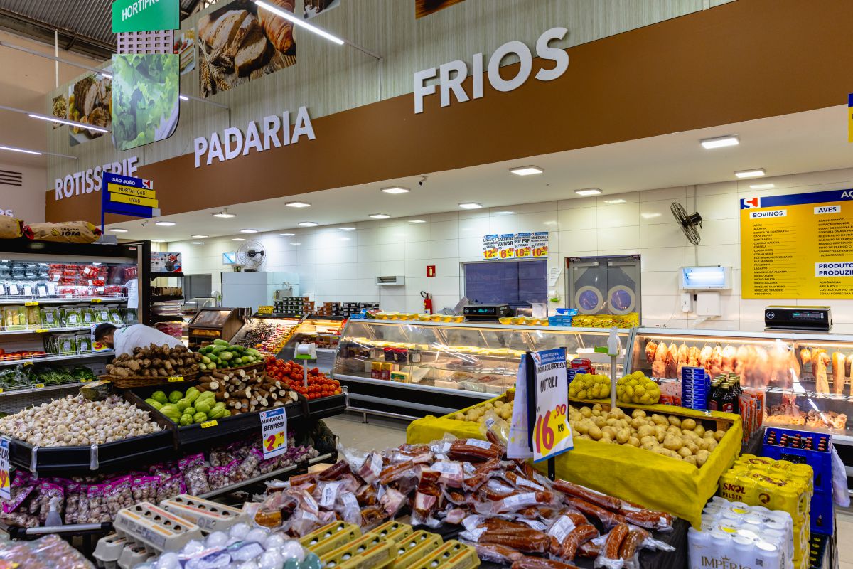 São João Supermercados Paraguaçu (11)